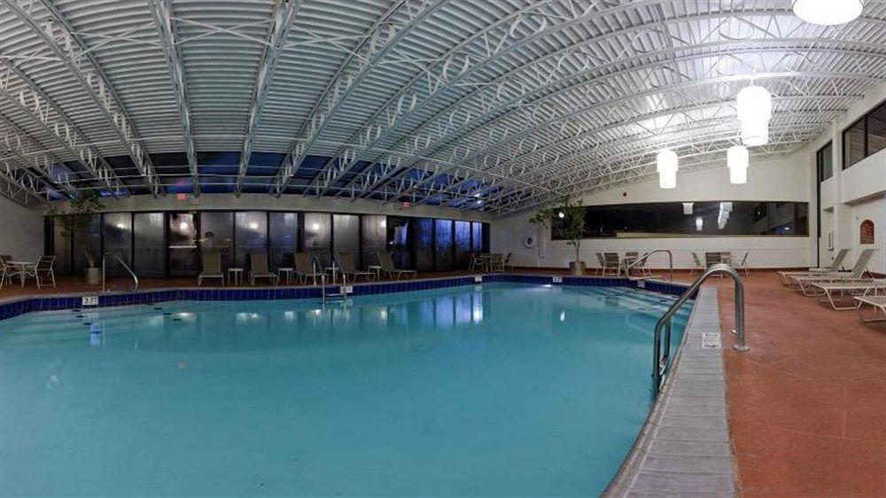 Ramada Inn Lafayette Conference Center Exterior photo