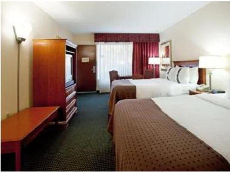 Ramada Inn Lafayette Conference Center Exterior photo