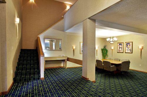 Ramada Inn Lafayette Conference Center Interior photo
