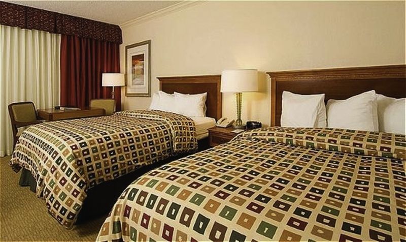 Ramada Inn Lafayette Conference Center Room photo