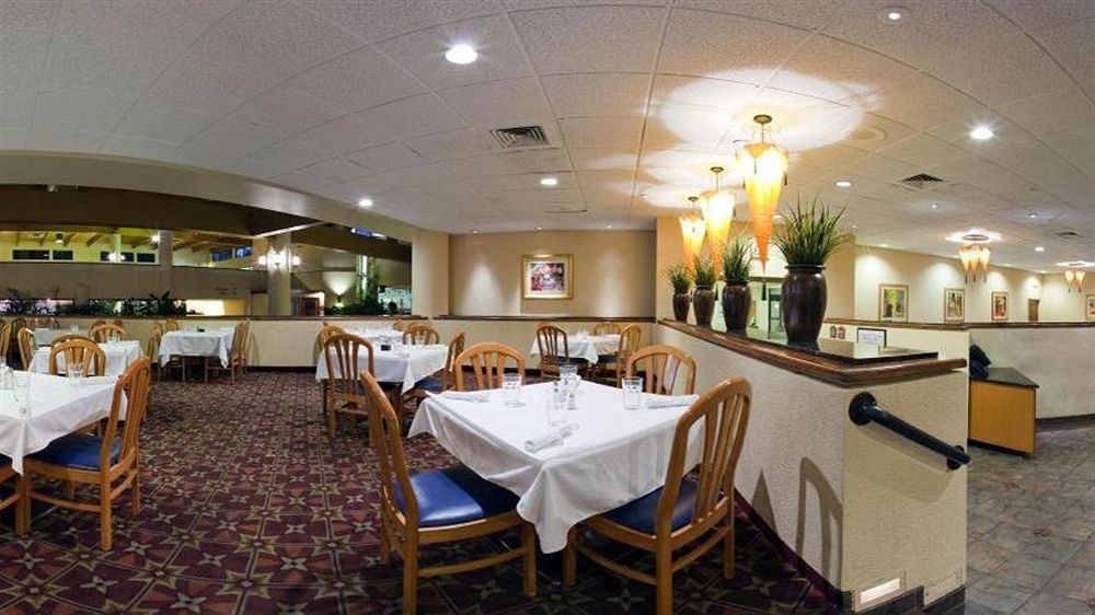 Ramada Inn Lafayette Conference Center Exterior photo