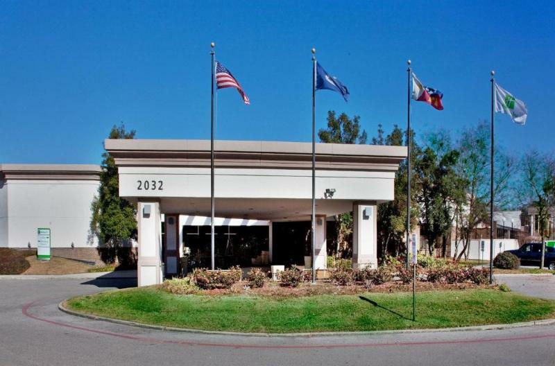 Ramada Inn Lafayette Conference Center Exterior photo